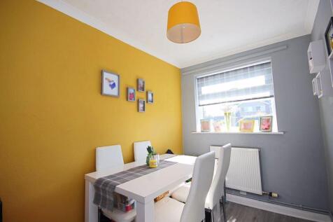 Dining room/Bedroom