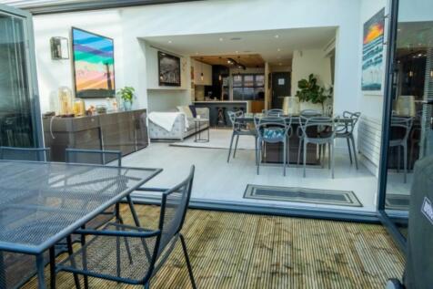 Kitchen/Living Area