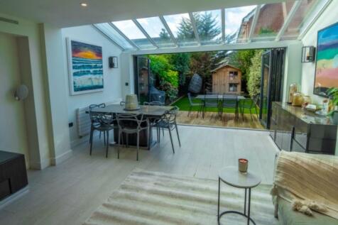 Kitchen/Living Area
