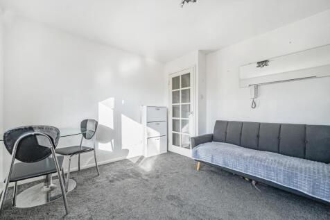 Living/Dining Area