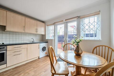 Kitchen/Dining Area