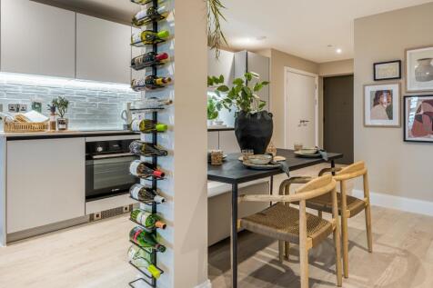 Kitchen/Dining Area
