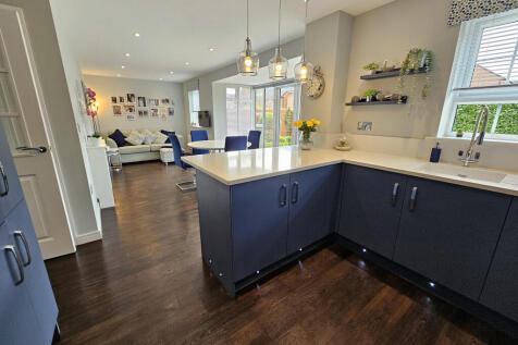 Open Plan Kitchen/Dining