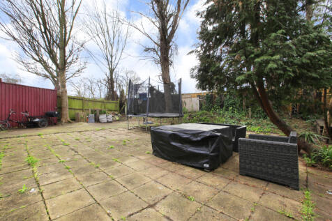 property in Ravenslea Road, 
Wandsworth Common, SW12