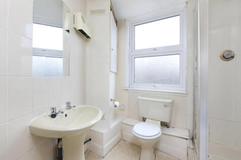 property in Ravenslea Road, 
Wandsworth Common, SW12