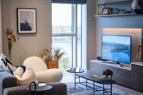 property in Woodberry Down, 
Finsbury Park, N4
