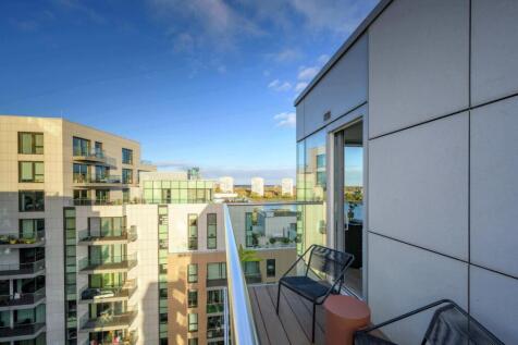 property in Woodberry Down, 
Finsbury Park, N4