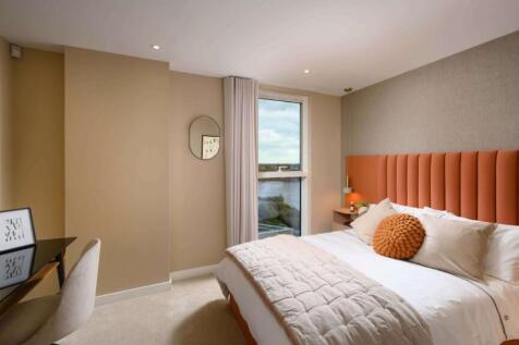 property in Woodberry Down, 
Finsbury Park, N4