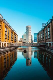 property in London Square Woolwich, 
Love Lane, SE18
