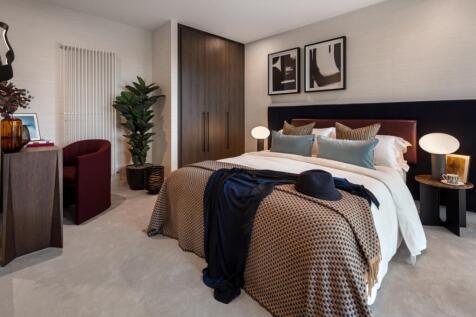 property in Queens Cross, 
Royal Eden Docks, E16