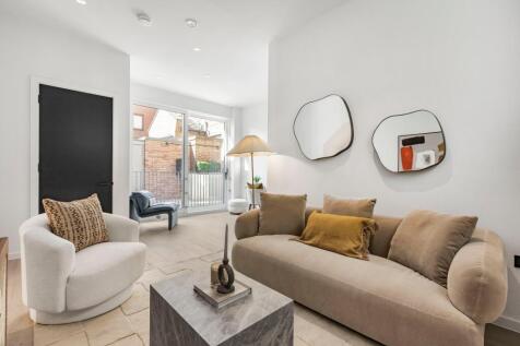 property in Lamb Mews, 
50 Lamb Lane, E8