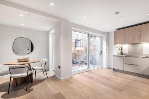 property in Lamb Mews, 
50 Lamb Lane, E8