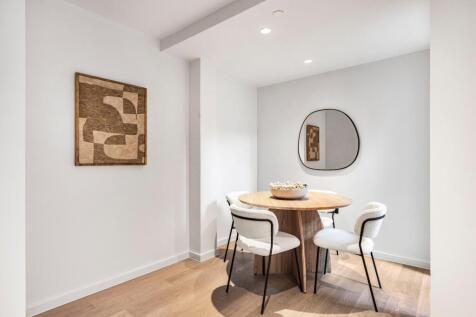 property in Lamb Mews, 
50 Lamb Lane, E8