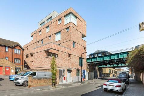 property in Lamb Mews, 
50 Lamb Lane, E8