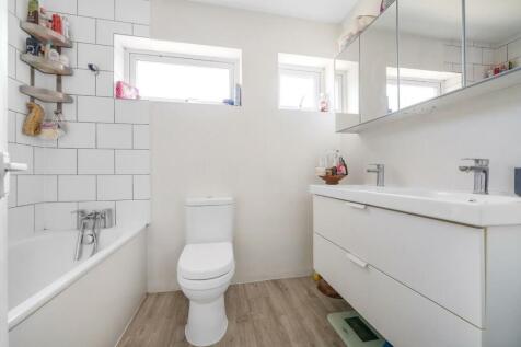 Bathroom.jpg