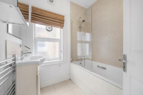 Bathroom 1.jpg