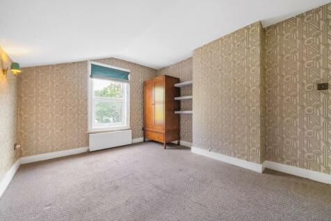 Bedroom 1.jpg