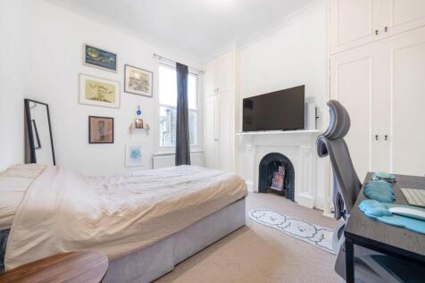 Bedroom (2).jpg