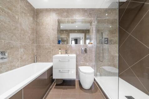 Ensuite 1.jpg