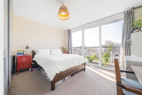 Bedroom 1.jpg