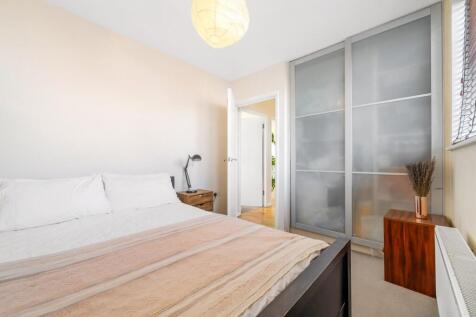 Bedroom 2 (2).jpg