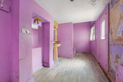 Bathroom Downstairs.jpg