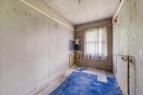 Bedroom 5.jpg