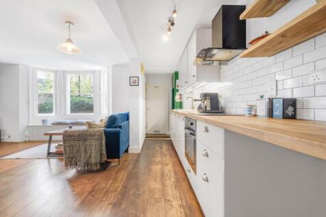 Kitchen (2).jpg