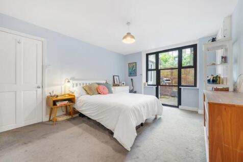 Bedroom (2).jpg