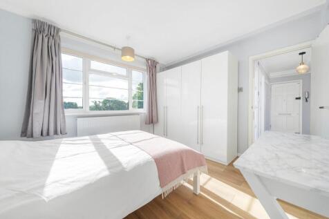 Bedroom 1. (2).JPG
