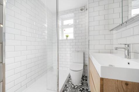 Bathroom..JPG