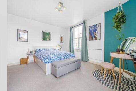 Bedroom 1 (2).jpg