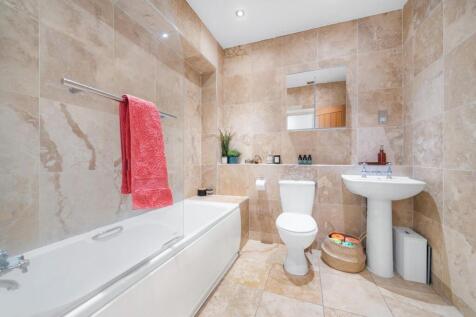Bathroom.jpg