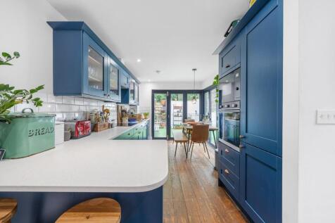 Kitchen.JPG