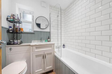 Bathroom.JPG