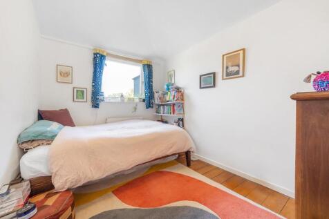 Bedroom 2.JPG