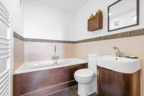 Bathroom.JPG