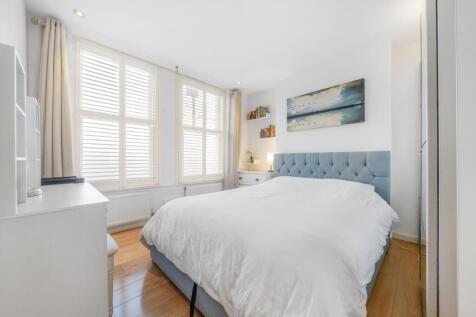 Bedroom 1.jpg
