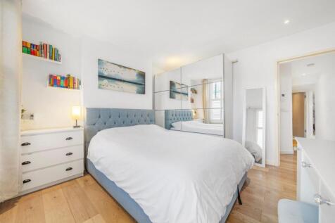 Bedroom 1 (2).jpg