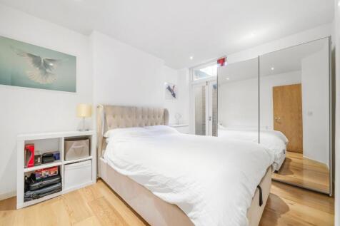 Bedroom 2 (2).jpg