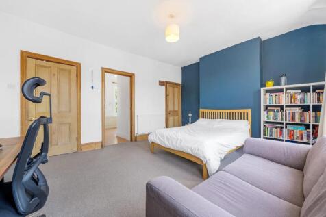 Bedroom 1.JPG