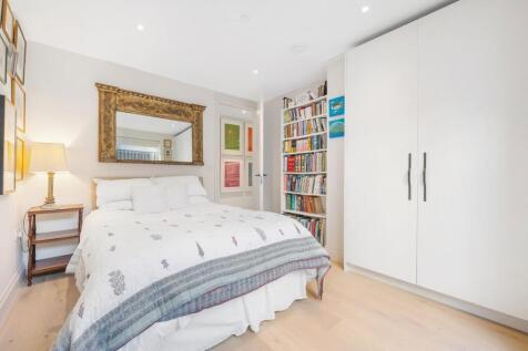 Bedroom 2 (2).jpg