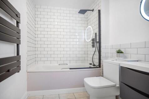 Bathroom.JPG