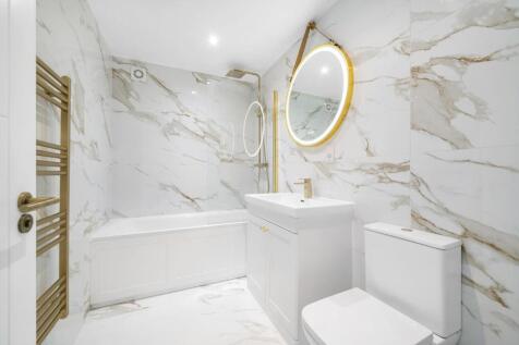 Bathroom 1.jpg