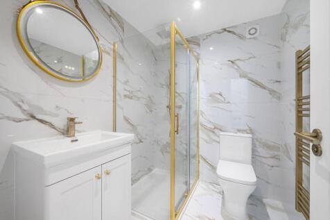 Bathroom 2.jpg