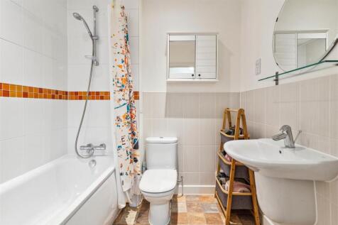 Flat 17, Stratos Height_-6.jpg
