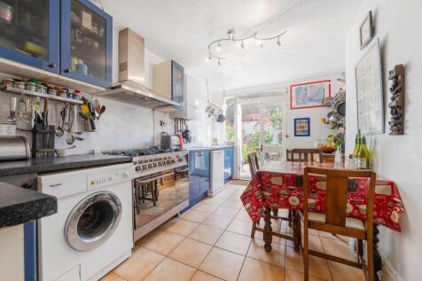 Kitchen.JPG
