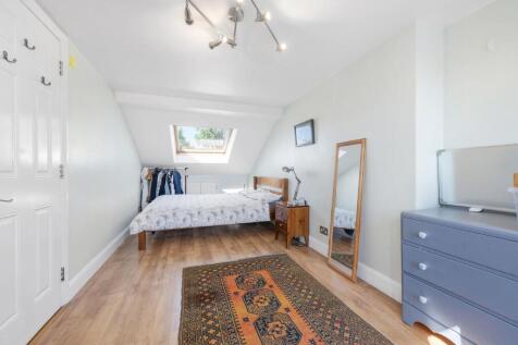 Bedroom 1.JPG