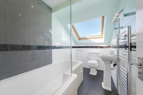 Ensuite.JPG