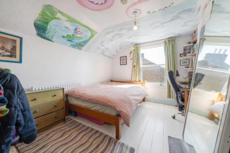 Bedroom 5.JPG
